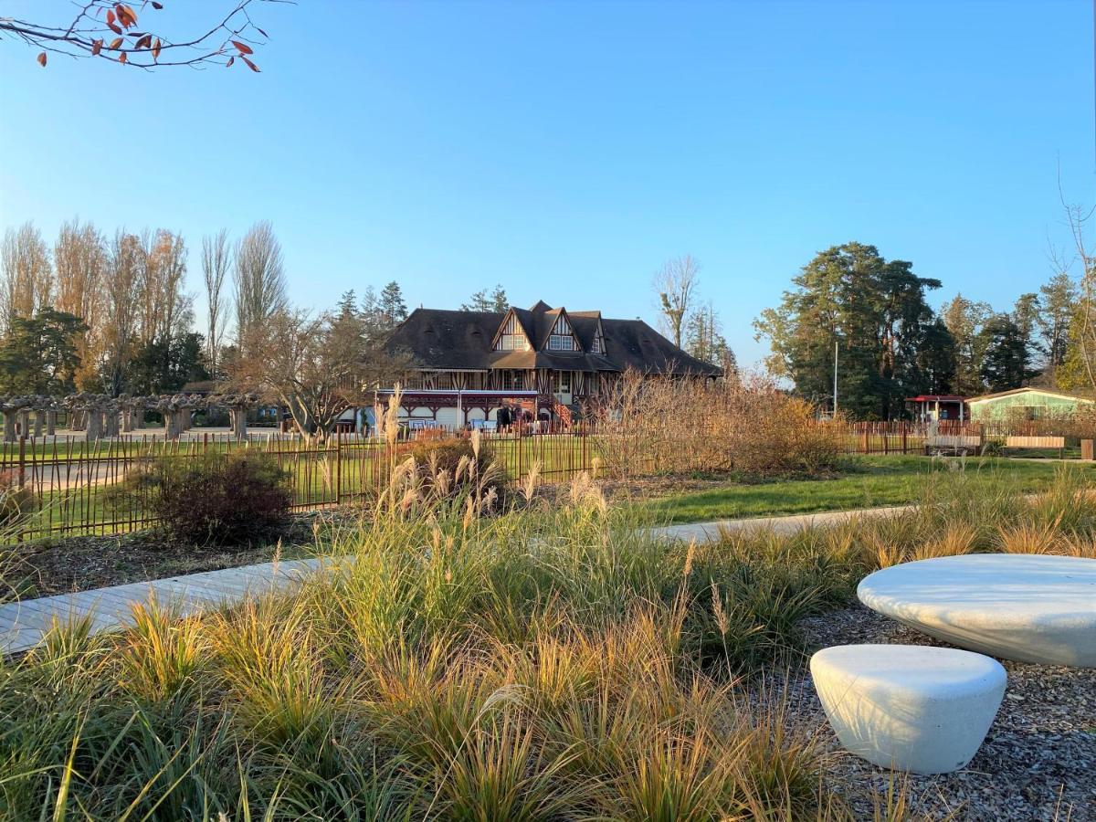 Charmant F1 Avec Terrasse Et Vue Sur Jardin Arbore - Fraicheur Naturelle Du Rez De Jardin - Parking Bellerive-sur-Allier Kültér fotó